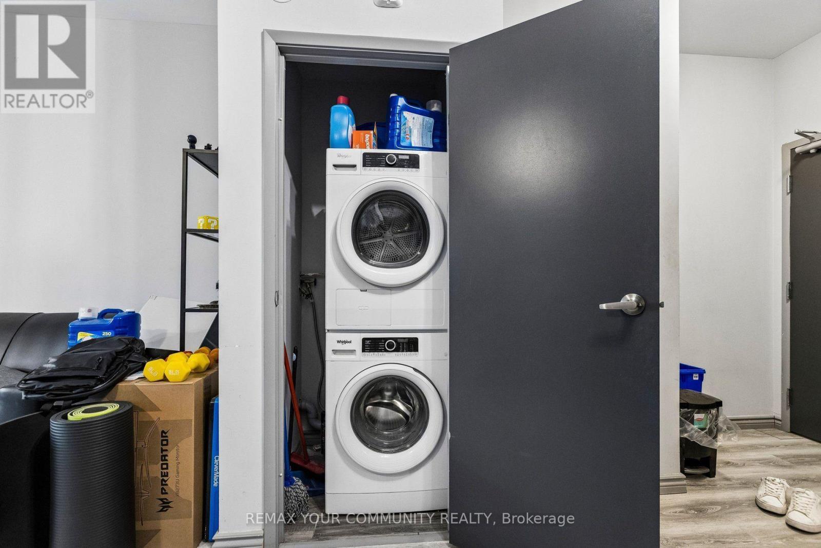 F115 - 275 Larch Street, Waterloo, ON - Indoor Photo Showing Laundry Room