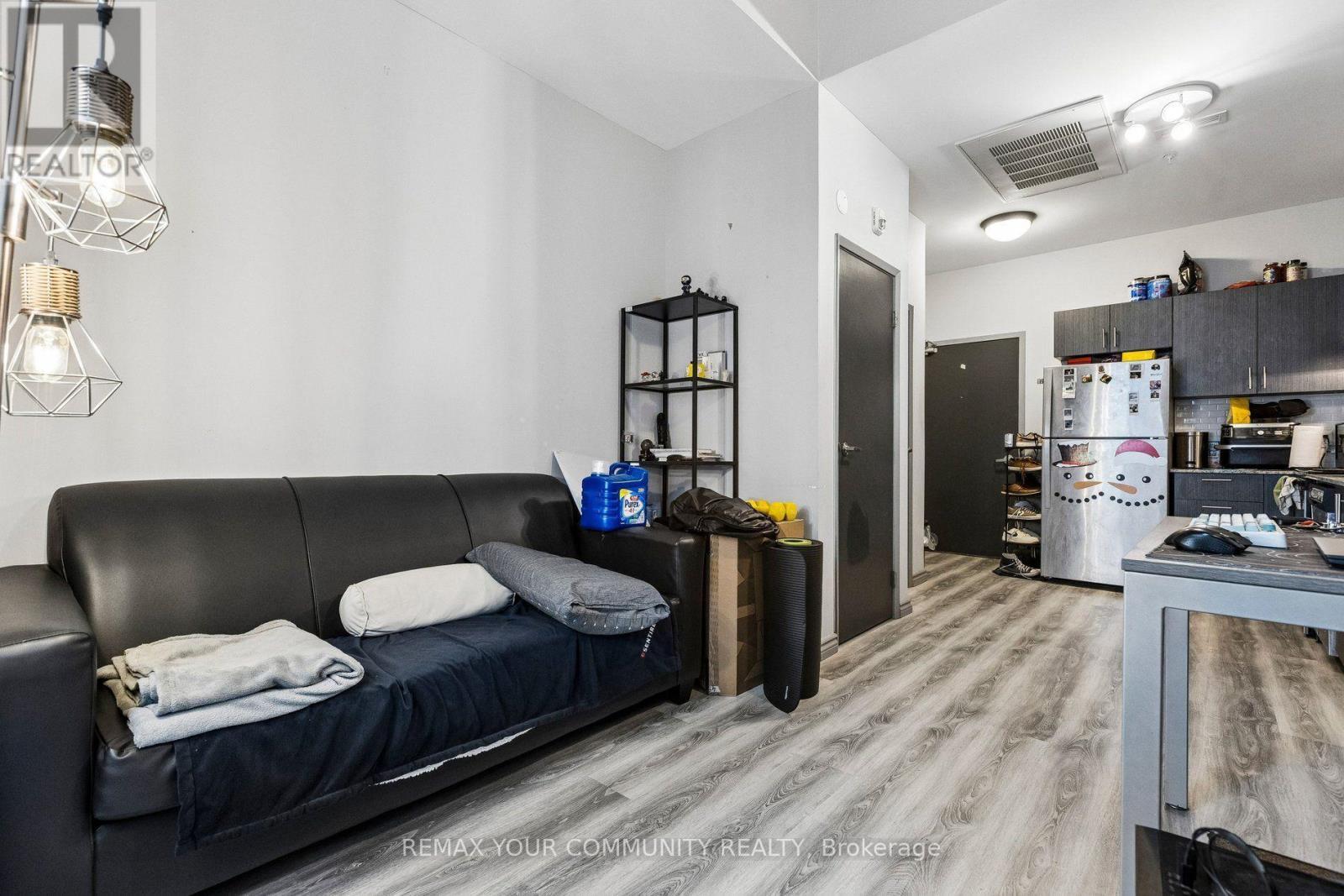 F115 - 275 Larch Street, Waterloo, ON - Indoor