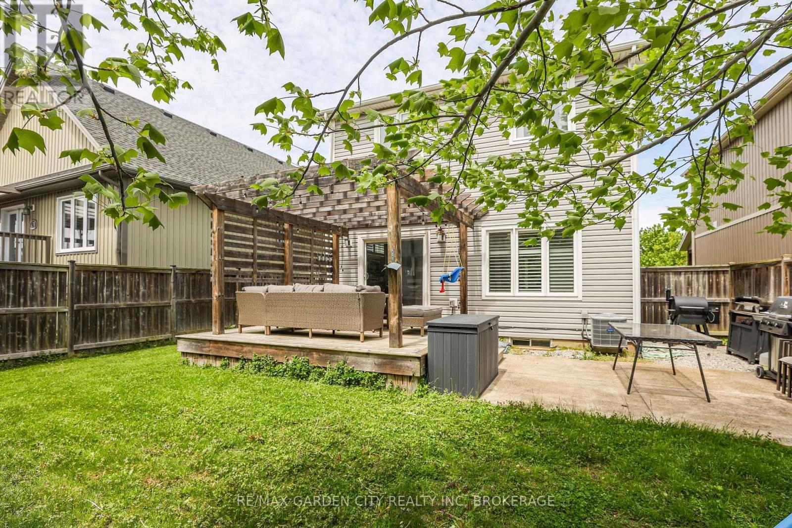 22 Riesling Drive, Niagara-On-The-Lake (Virgil), ON - Outdoor With Deck Patio Veranda