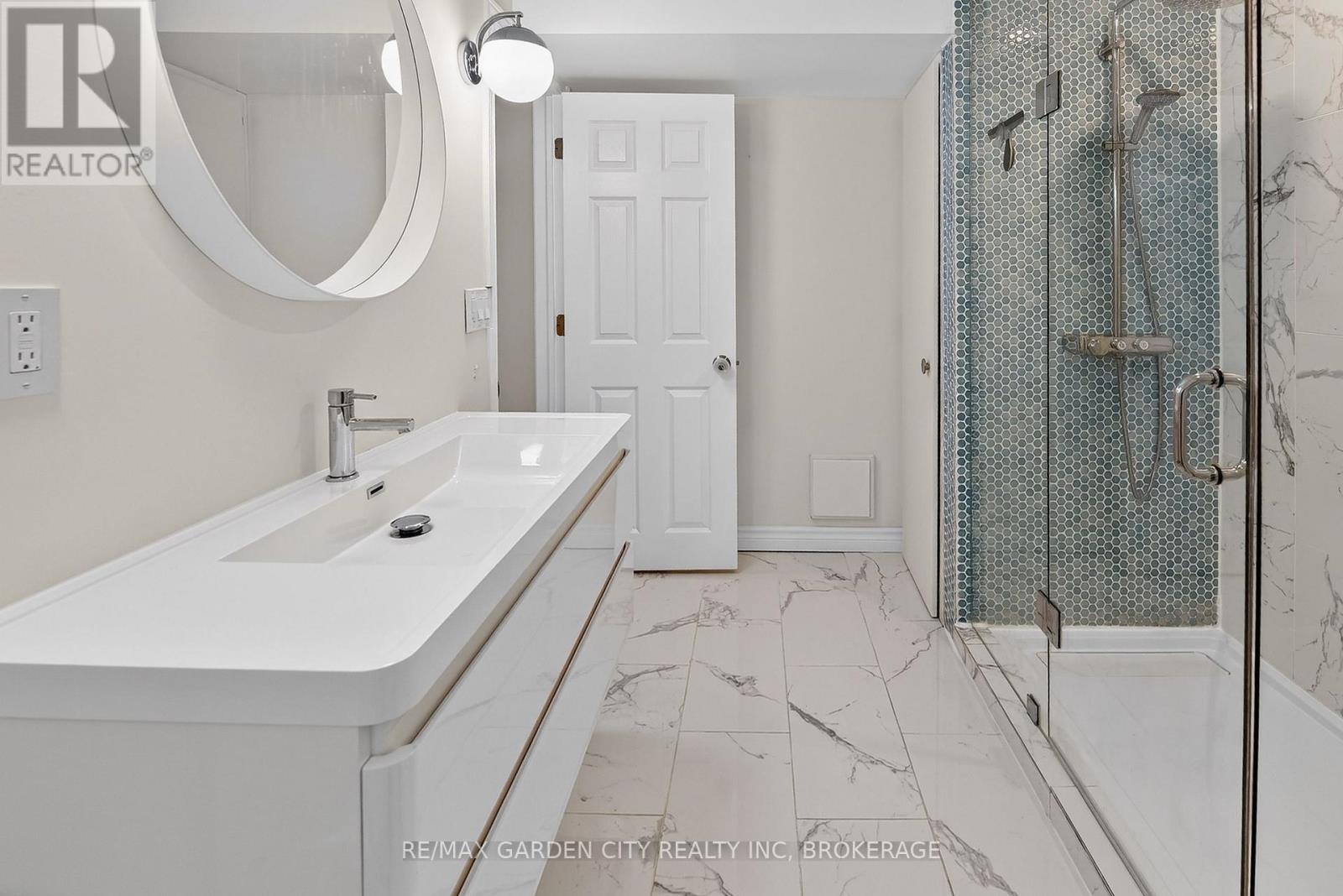 22 Riesling Drive, Niagara-On-The-Lake (Virgil), ON - Indoor Photo Showing Bathroom