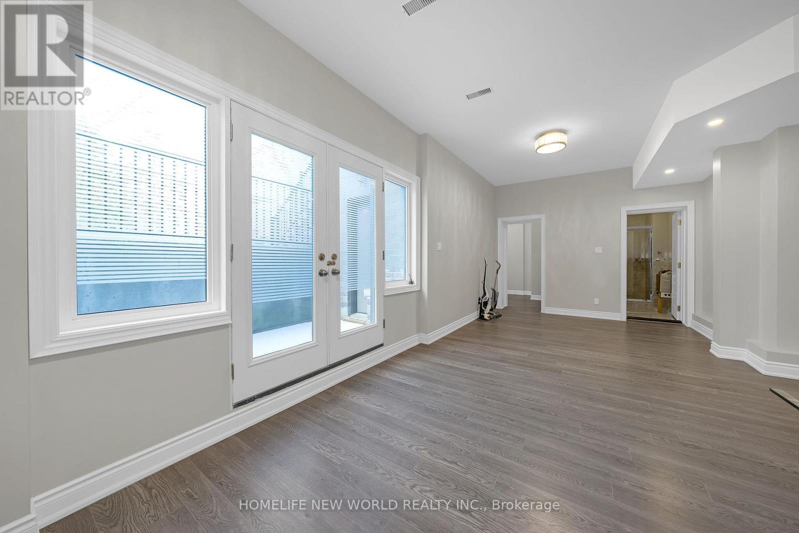 10 Stancroft Drive, Richmond Hill, ON - Indoor Photo Showing Other Room