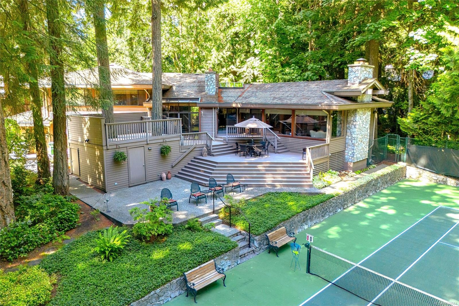 1015 Kentwood Pl, Saanich, BC