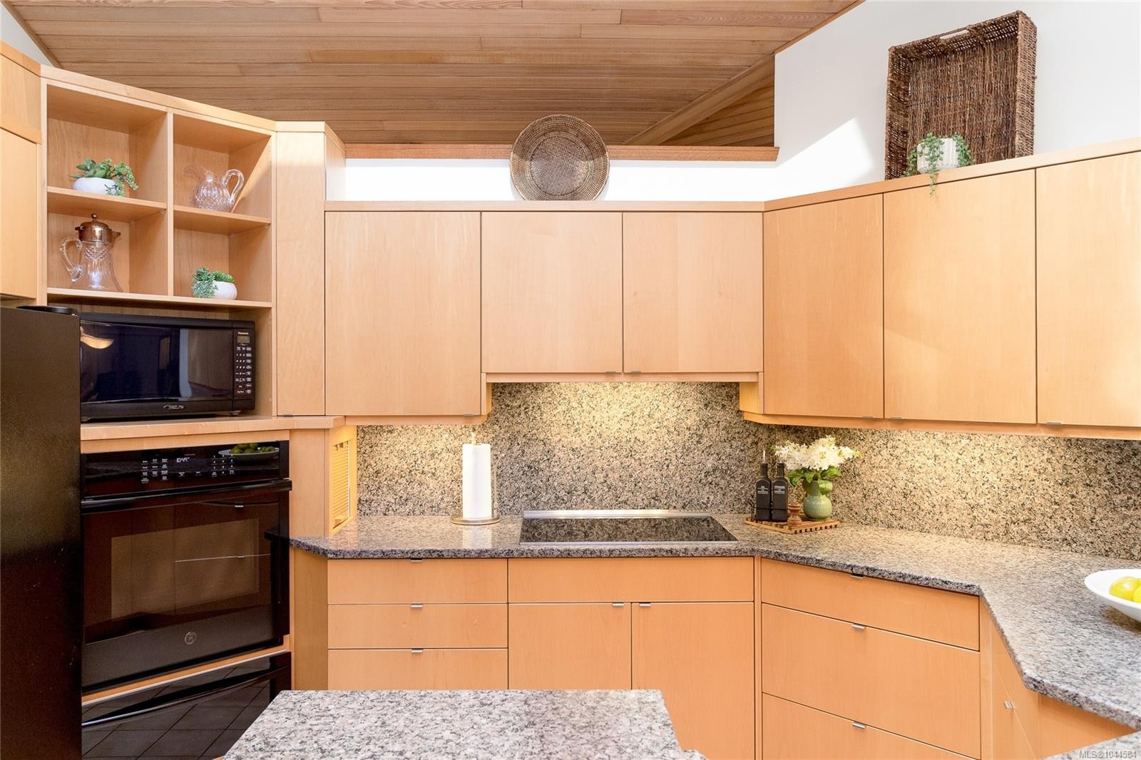 1015 Kentwood Pl, Saanich, BC