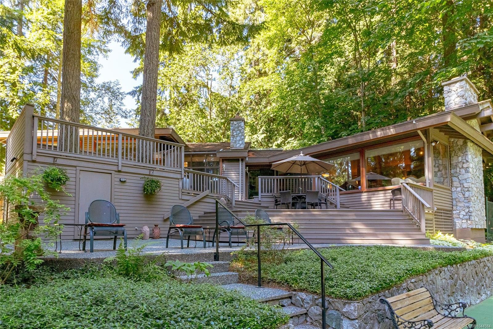 1015 Kentwood Pl, Saanich, BC