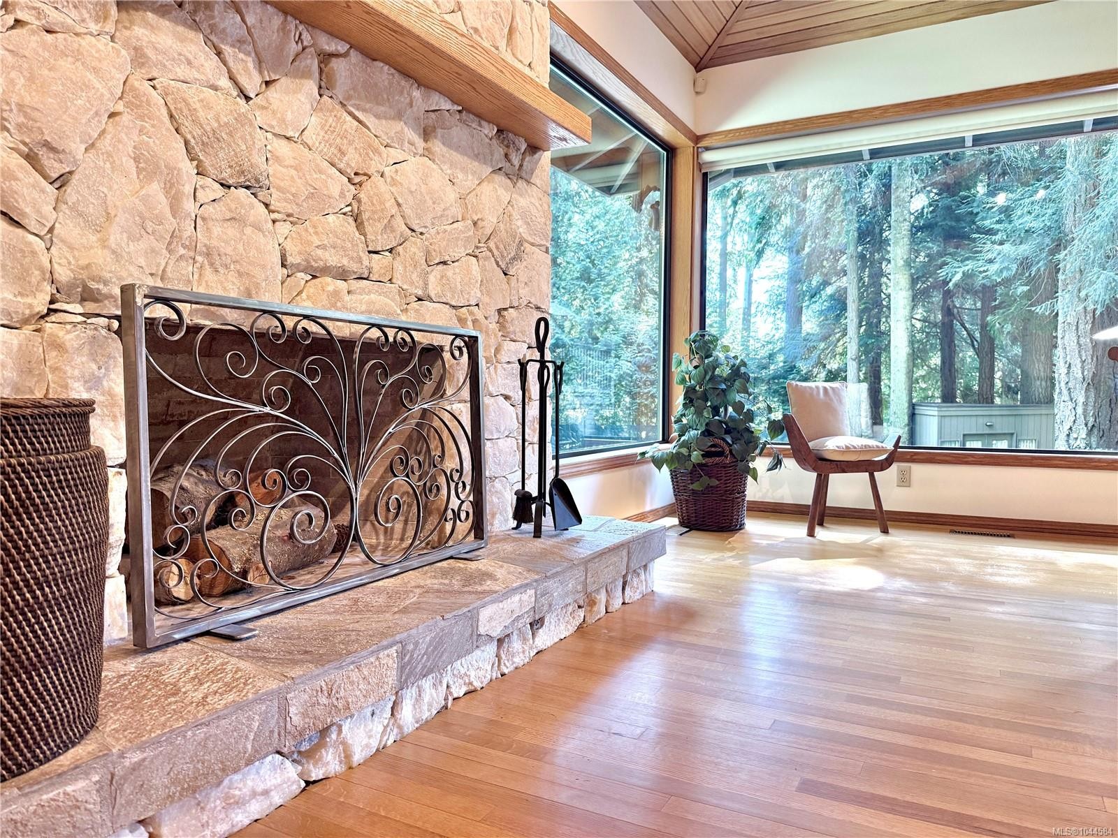 1015 Kentwood Pl, Saanich, BC