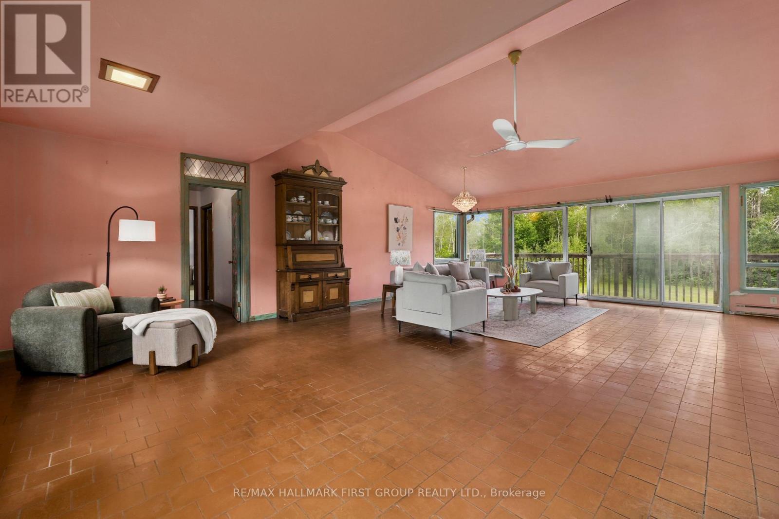 11758 County 29 Road, Alnwick/Haldimand, ON - Indoor Photo Showing Living Room