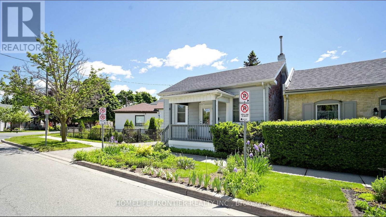 81 Richmond Street, Brantford, ON - Outdoor