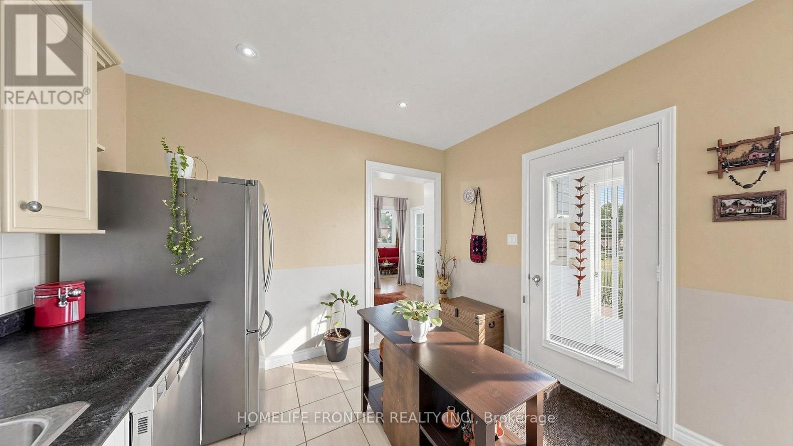 81 Richmond Street, Brantford, ON - Indoor Photo Showing Kitchen