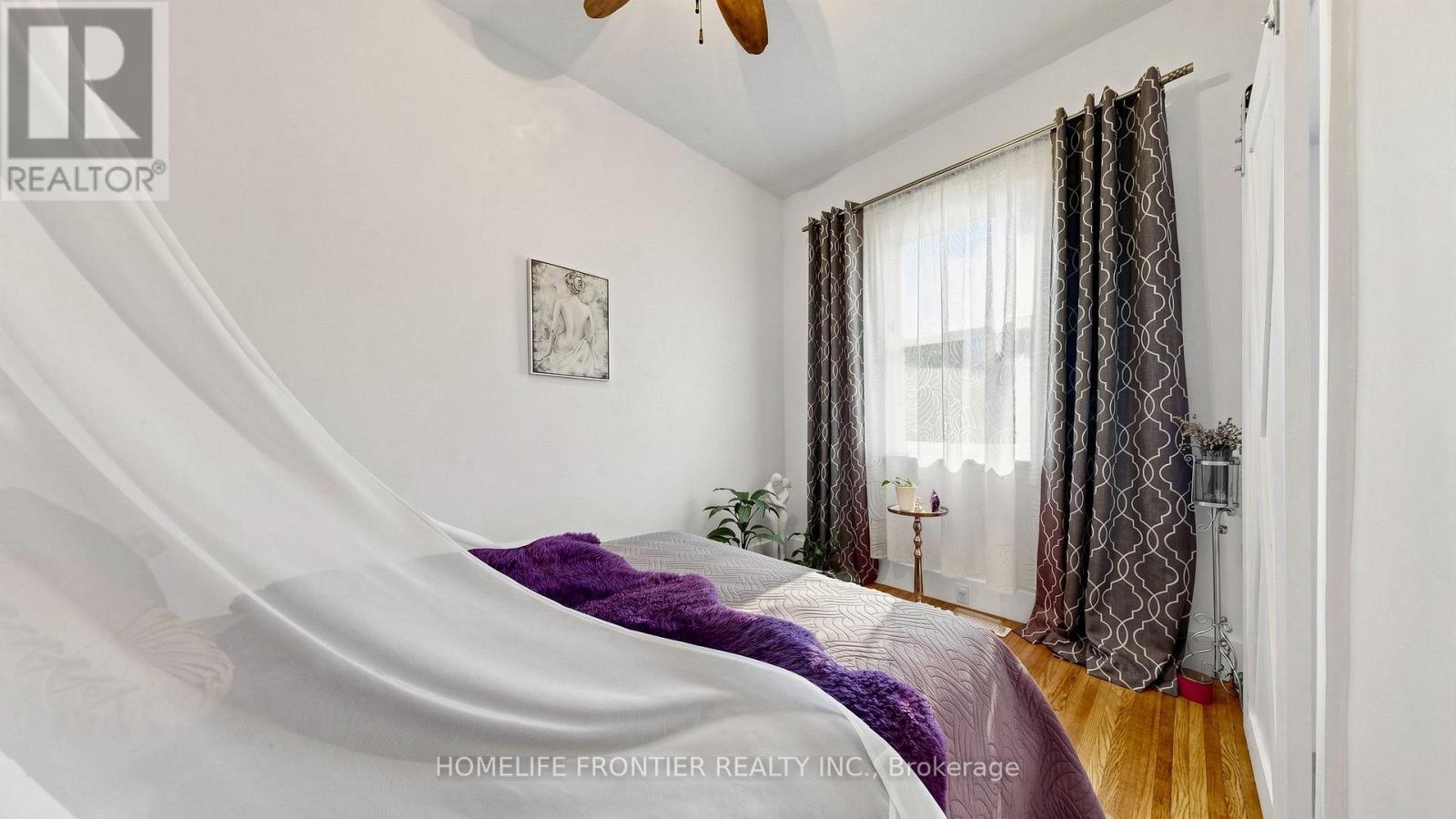 81 Richmond Street, Brantford, ON - Indoor Photo Showing Bedroom