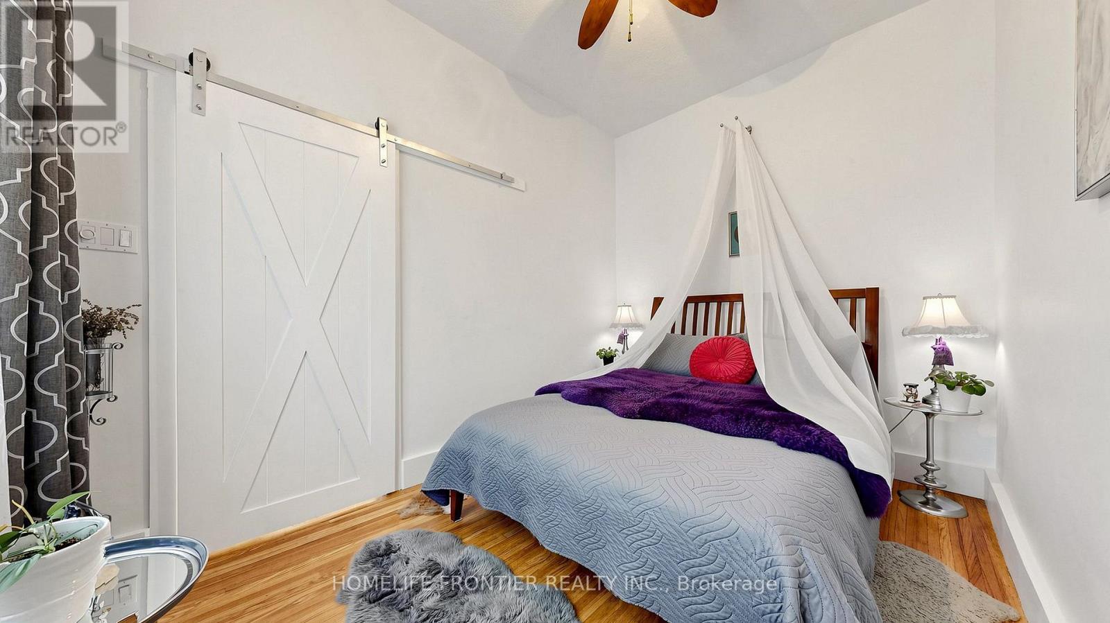 81 Richmond Street, Brantford, ON - Indoor Photo Showing Bedroom