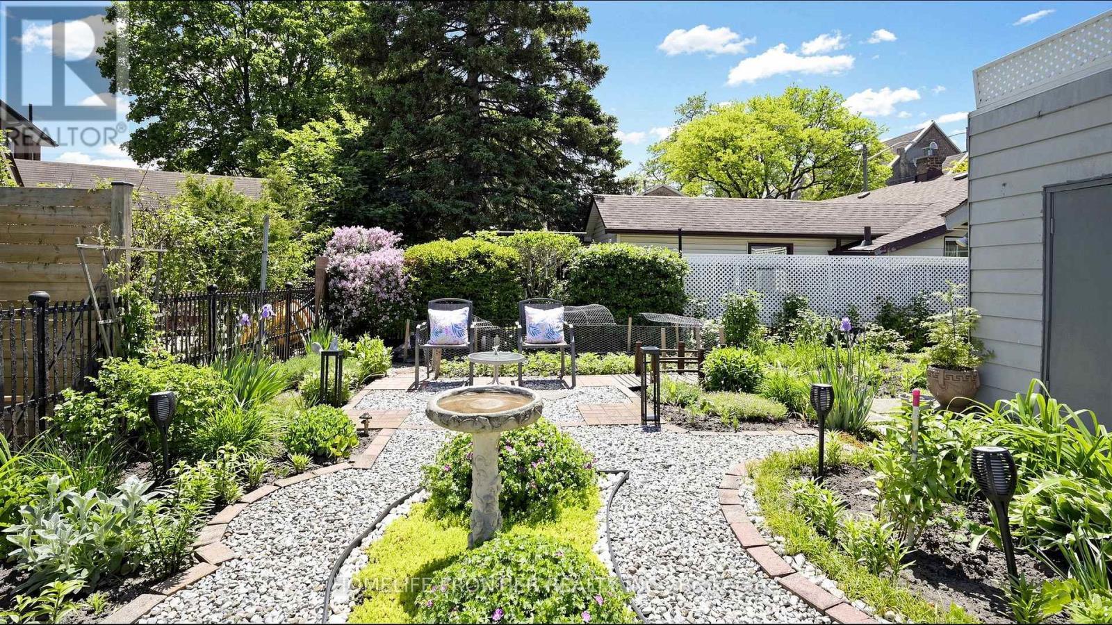 81 Richmond Street, Brantford, ON - Outdoor