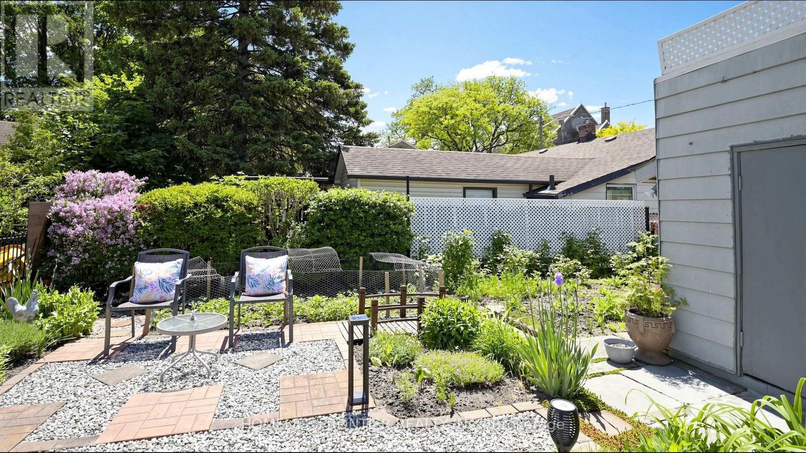81 Richmond Street, Brantford, ON - Outdoor