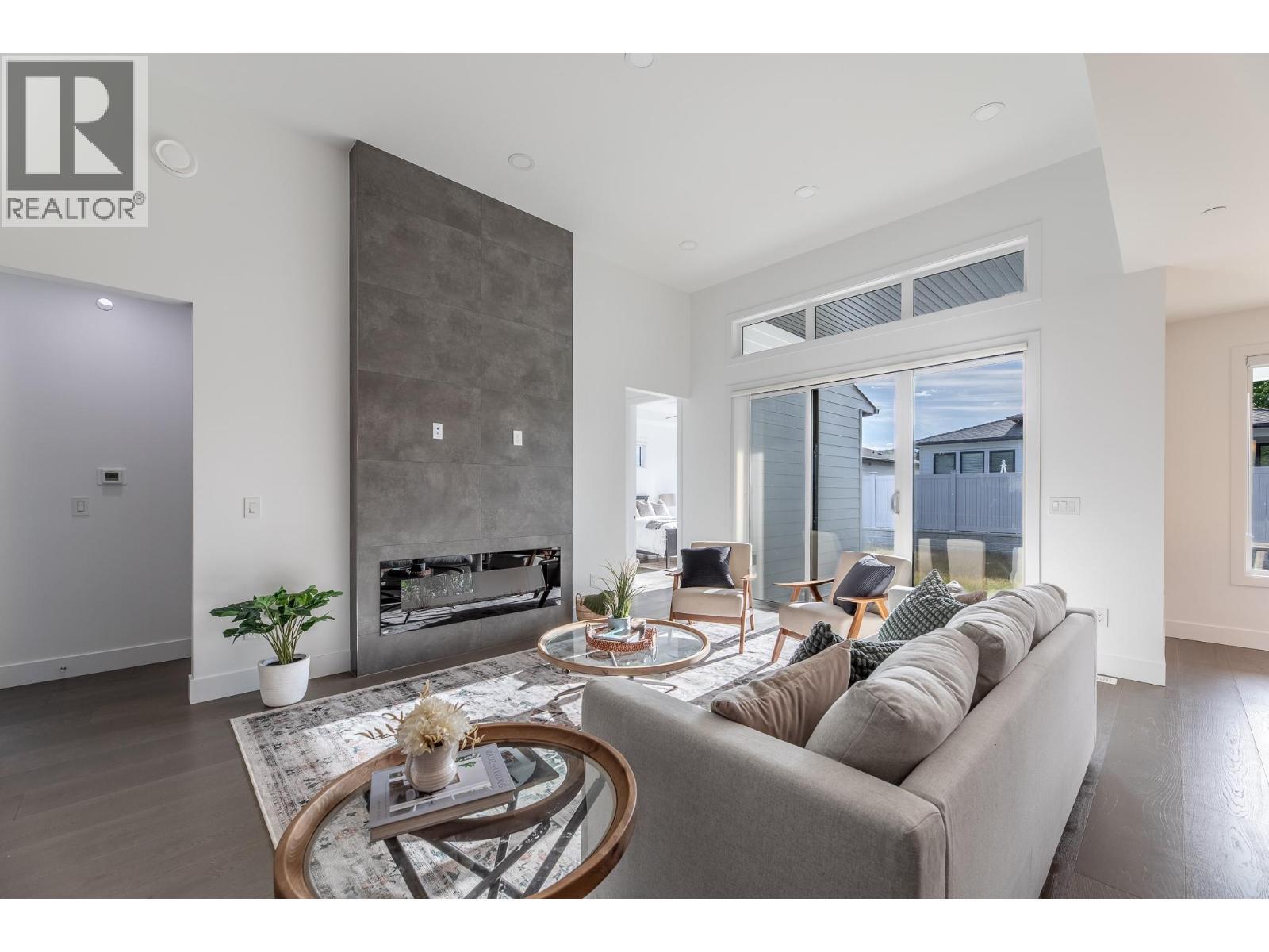 5586 Nixon Road, Summerland, BC - Indoor Photo Showing Living Room With Fireplace