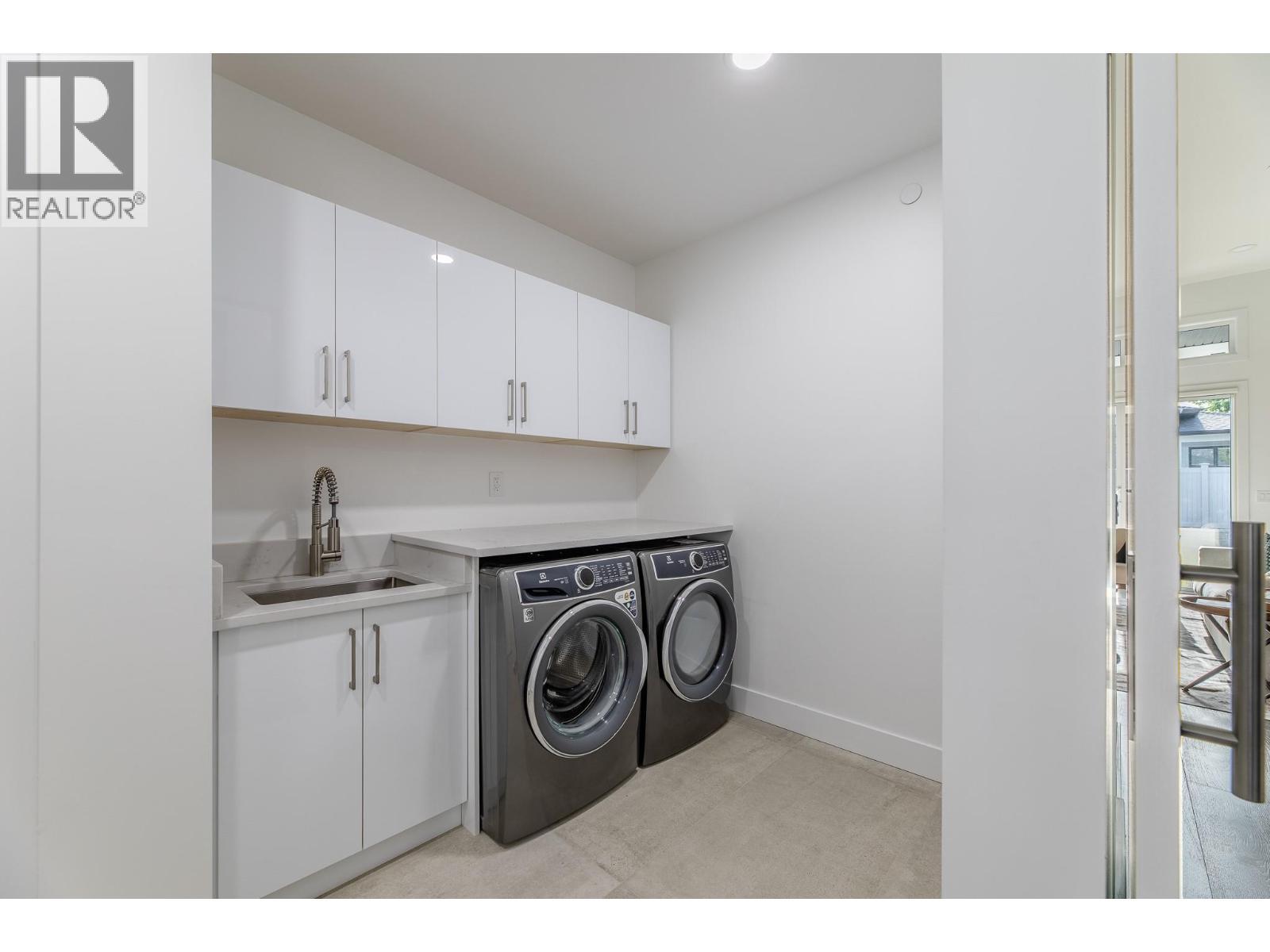5586 Nixon Road, Summerland, BC - Indoor Photo Showing Laundry Room