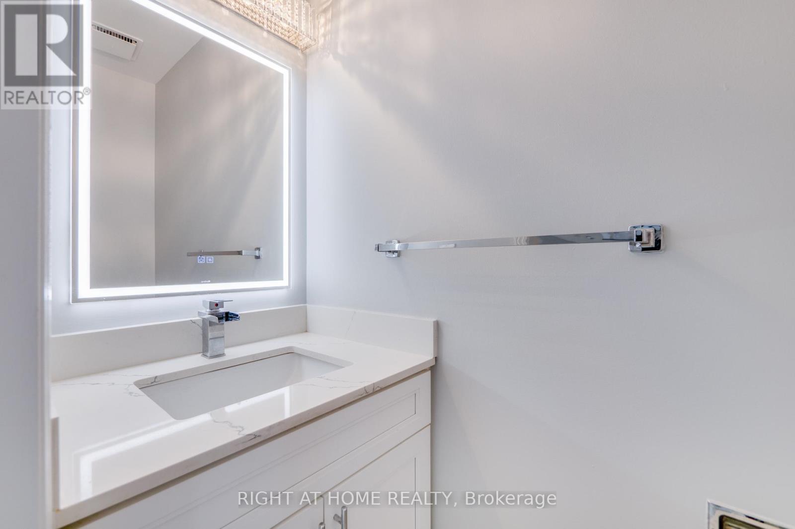 34 Meadowlark Drive, Brampton, ON - Indoor Photo Showing Bathroom
