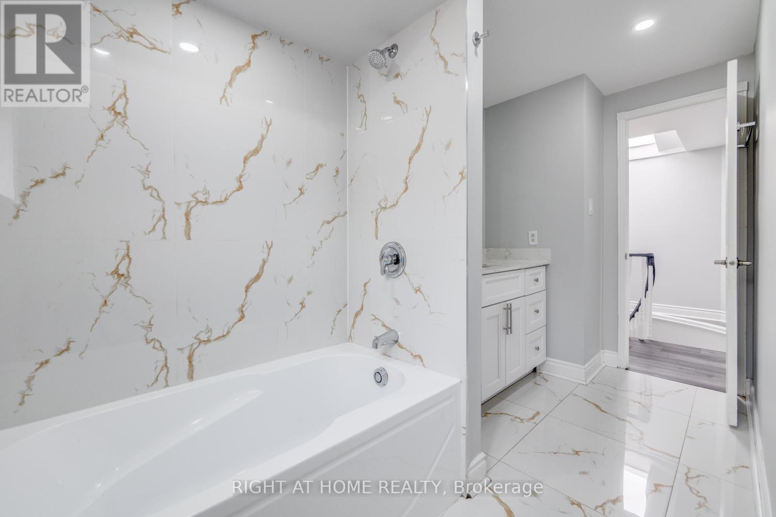 34 Meadowlark Drive, Brampton, ON - Indoor Photo Showing Bathroom