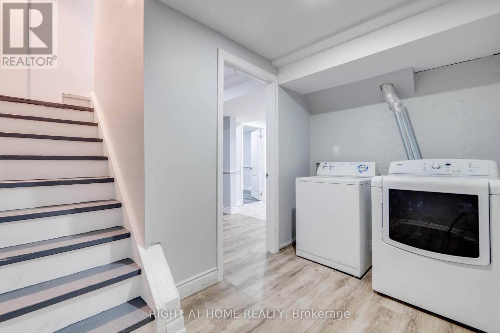 34 Meadowlark Drive, Brampton, ON - Indoor Photo Showing Laundry Room
