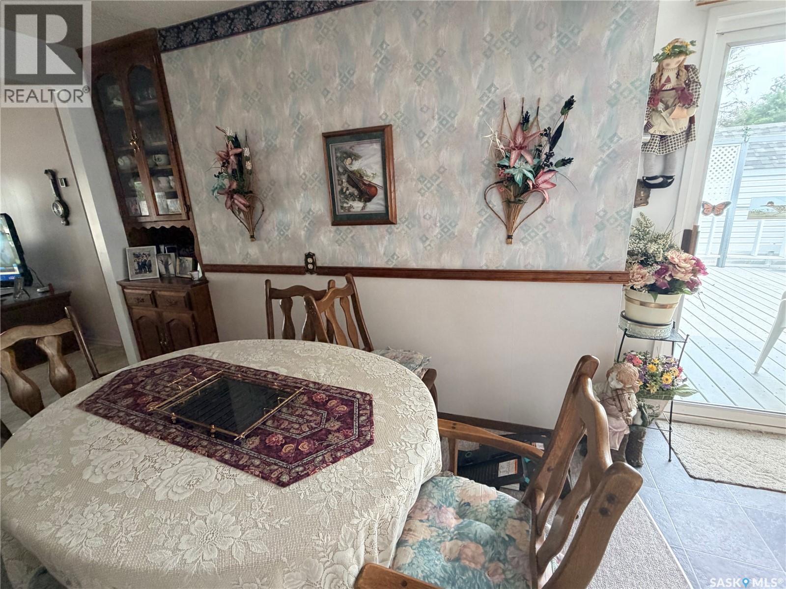 225 Dominion Road, Assiniboia, SK - Indoor Photo Showing Dining Room