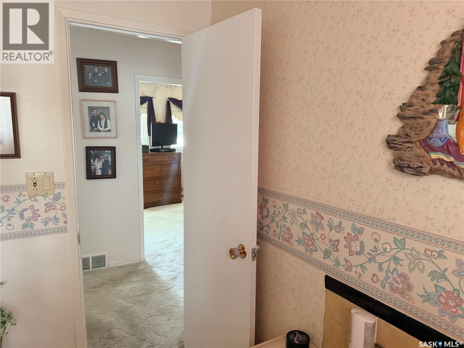 225 Dominion Road, Assiniboia, SK - Indoor Photo Showing Other Room