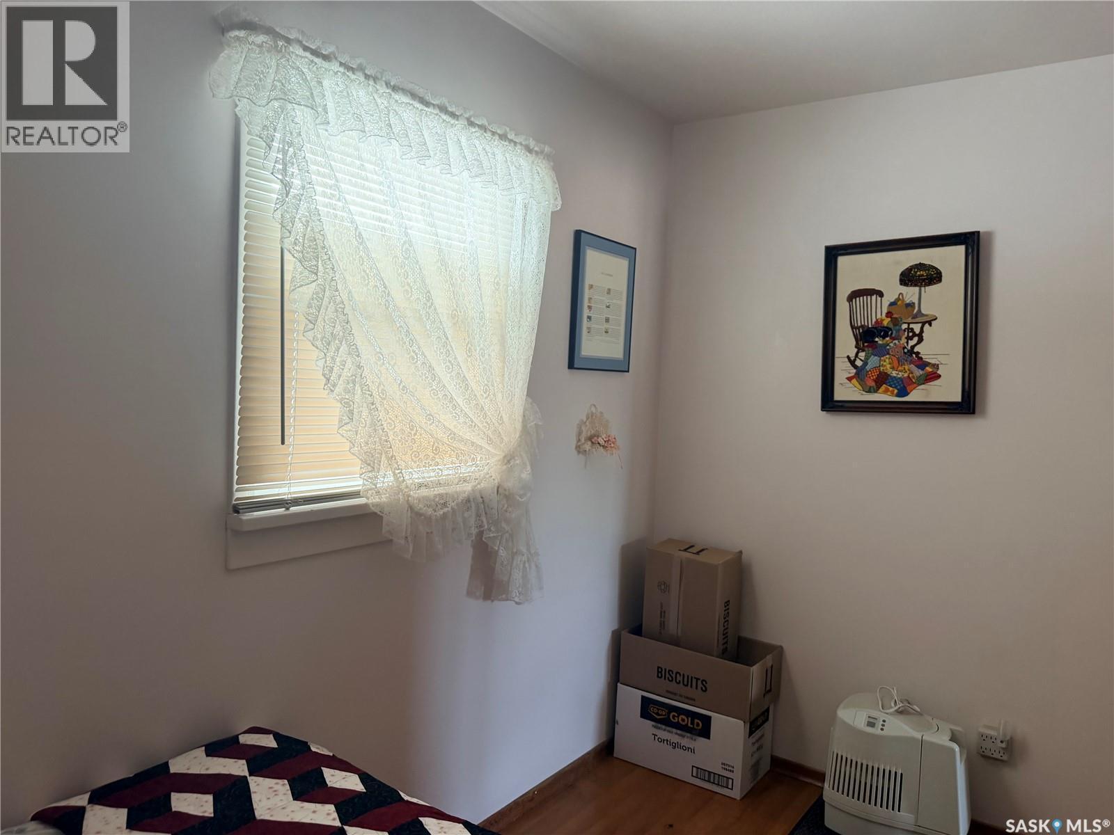 225 Dominion Road, Assiniboia, SK - Indoor