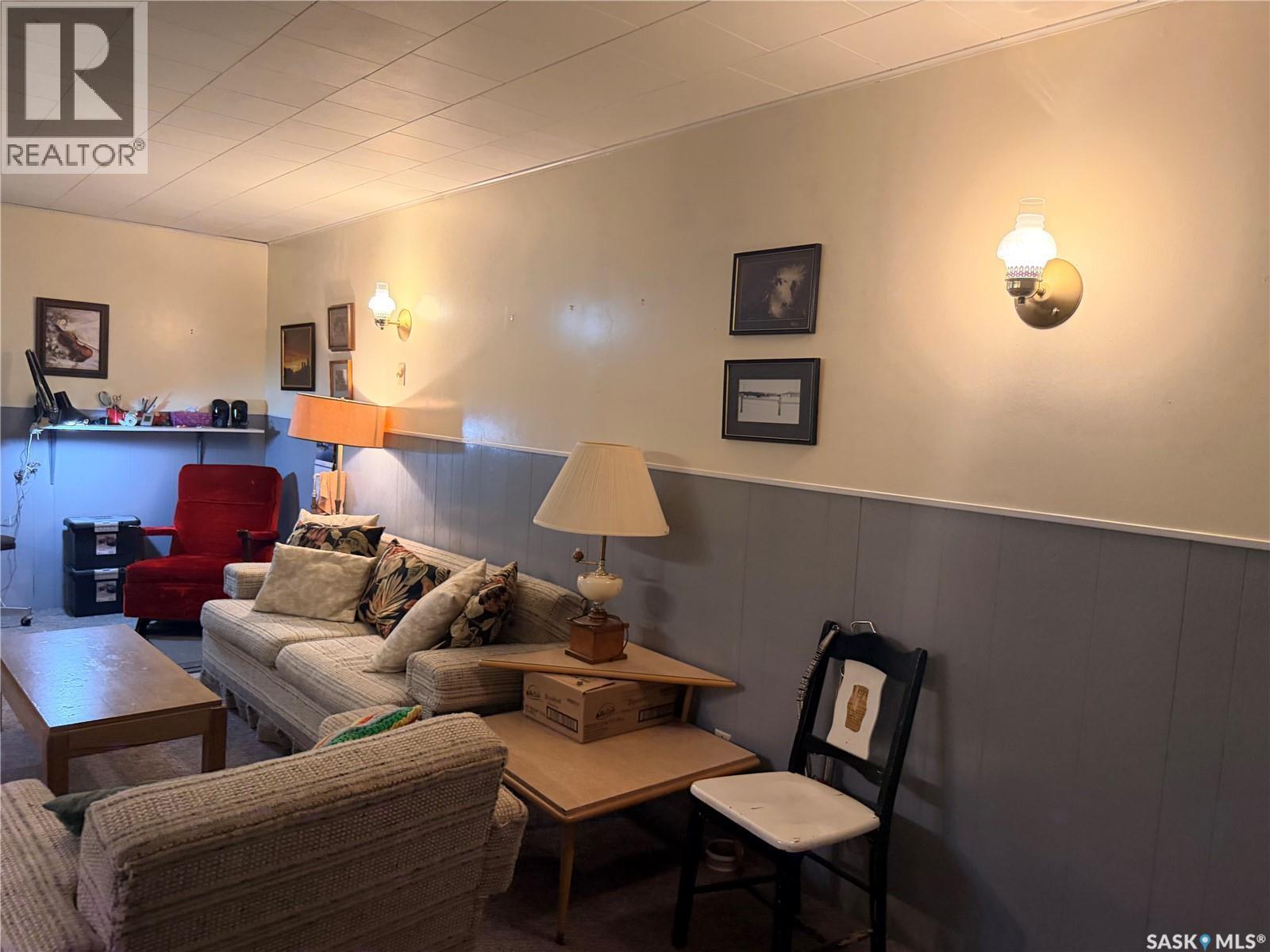 225 Dominion Road, Assiniboia, SK - Indoor
