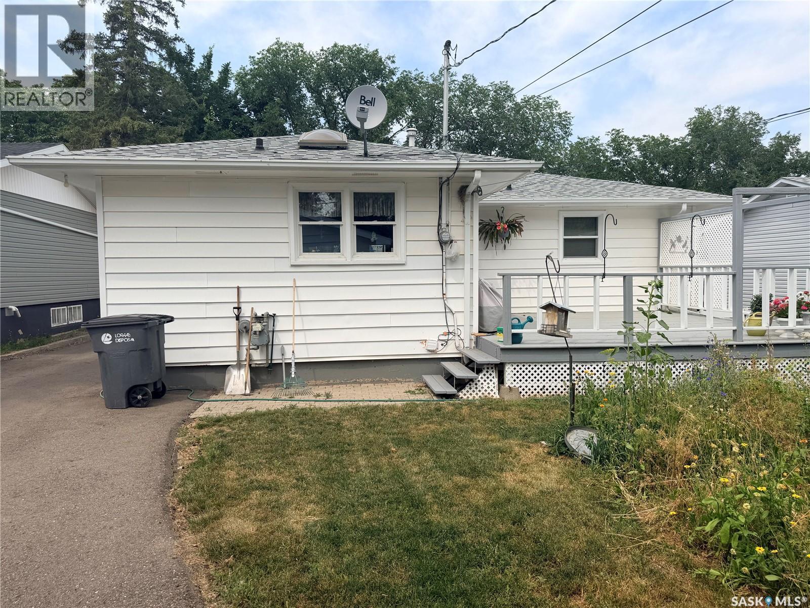 225 Dominion Road, Assiniboia, SK - Outdoor With Deck Patio Veranda