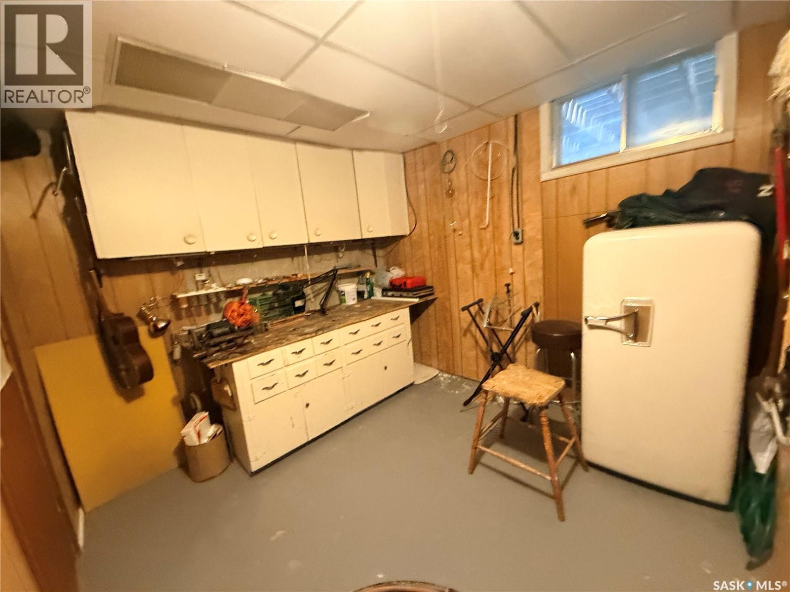 225 Dominion Road, Assiniboia, SK - Indoor