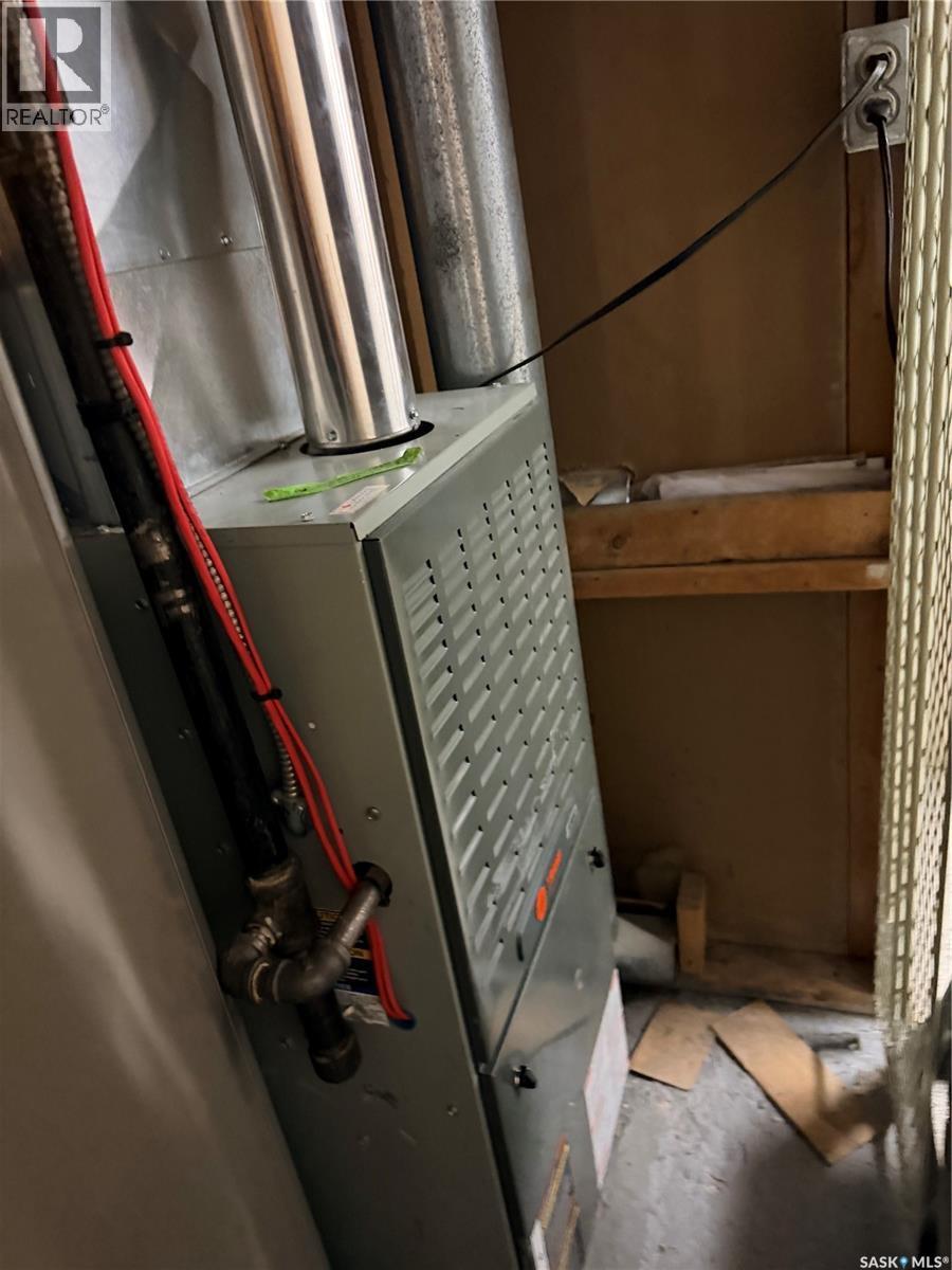 225 Dominion Road, Assiniboia, SK - Indoor