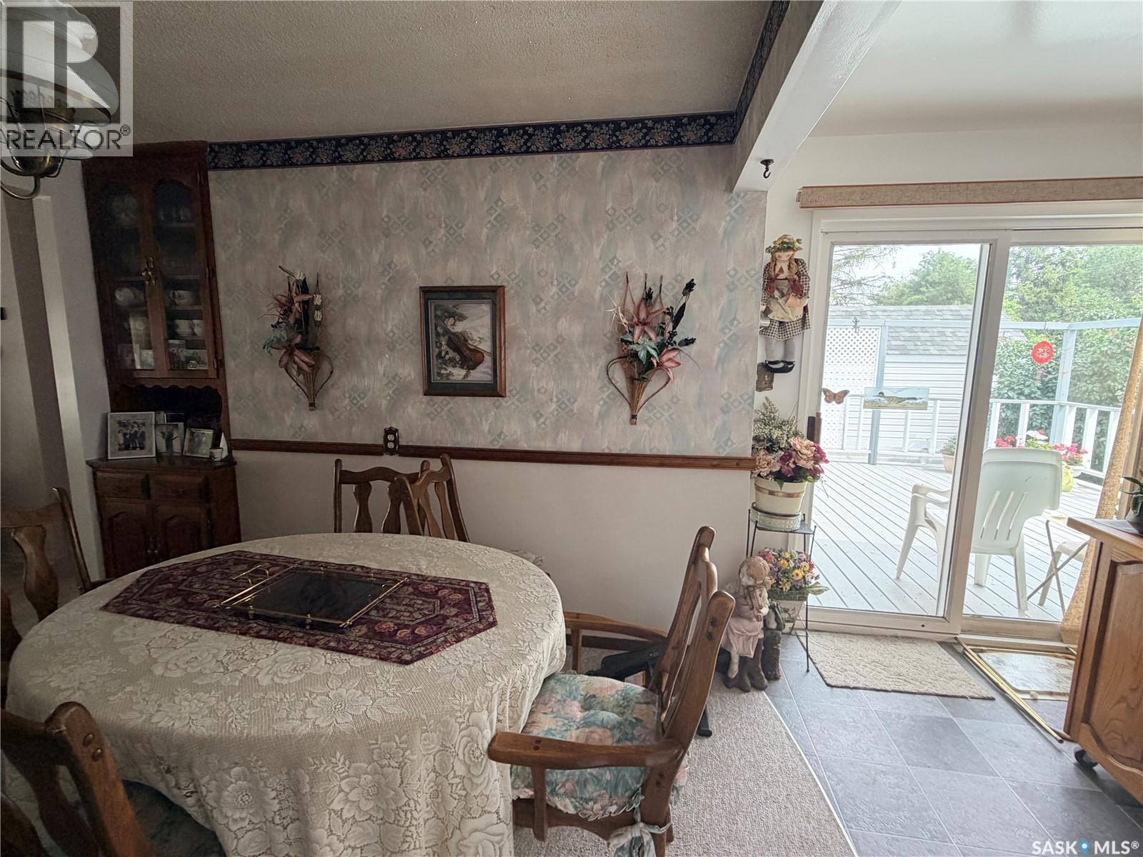 225 Dominion Road, Assiniboia, SK - Indoor Photo Showing Dining Room
