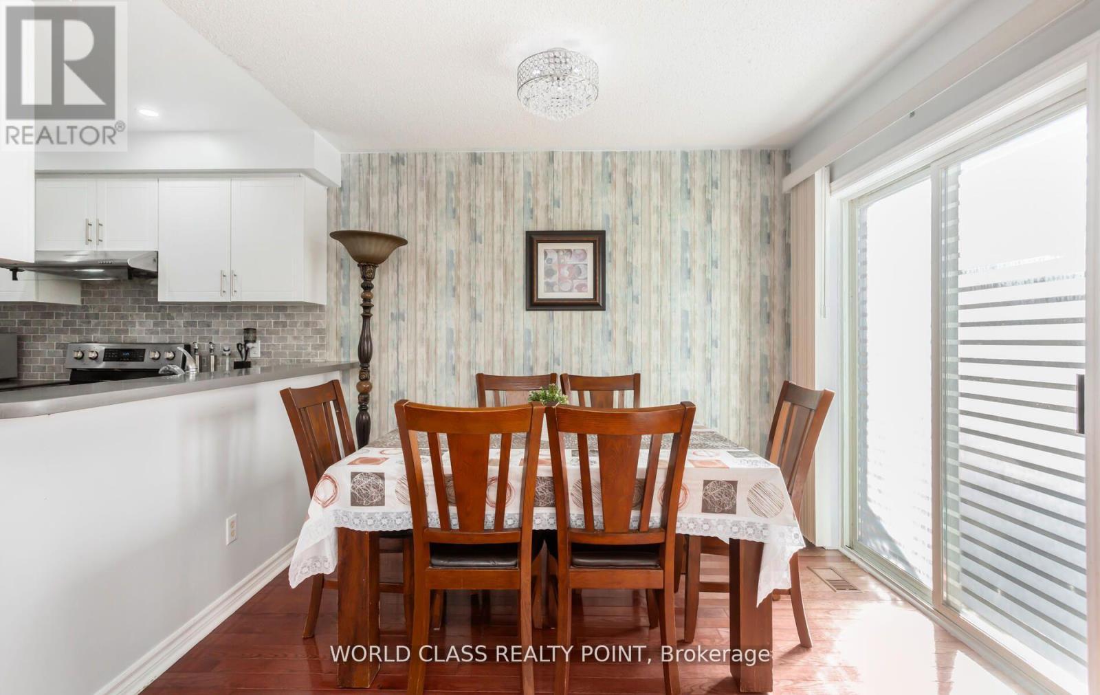 17 Manett Crescent E, Brampton, ON - Indoor Photo Showing Dining Room