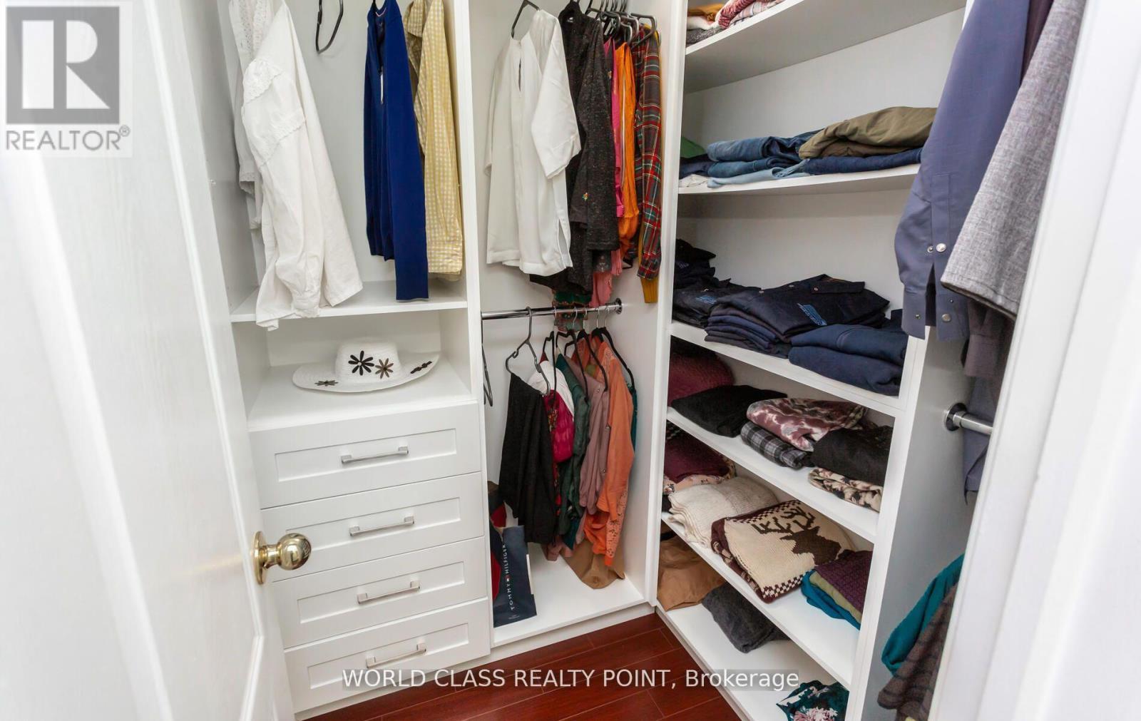 17 Manett Crescent E, Brampton, ON - Indoor With Storage
