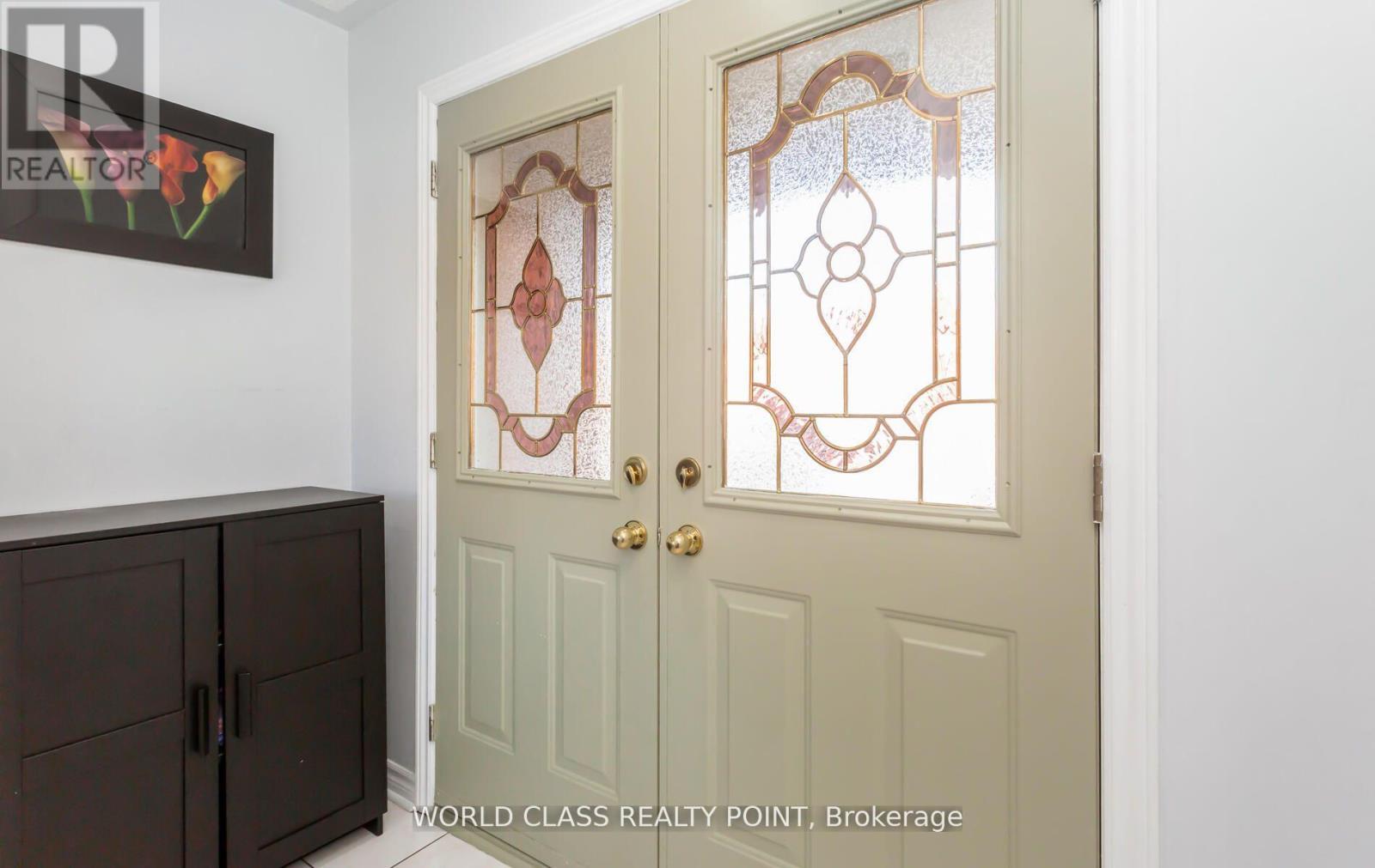 17 Manett Crescent E, Brampton, ON - Indoor Photo Showing Other Room