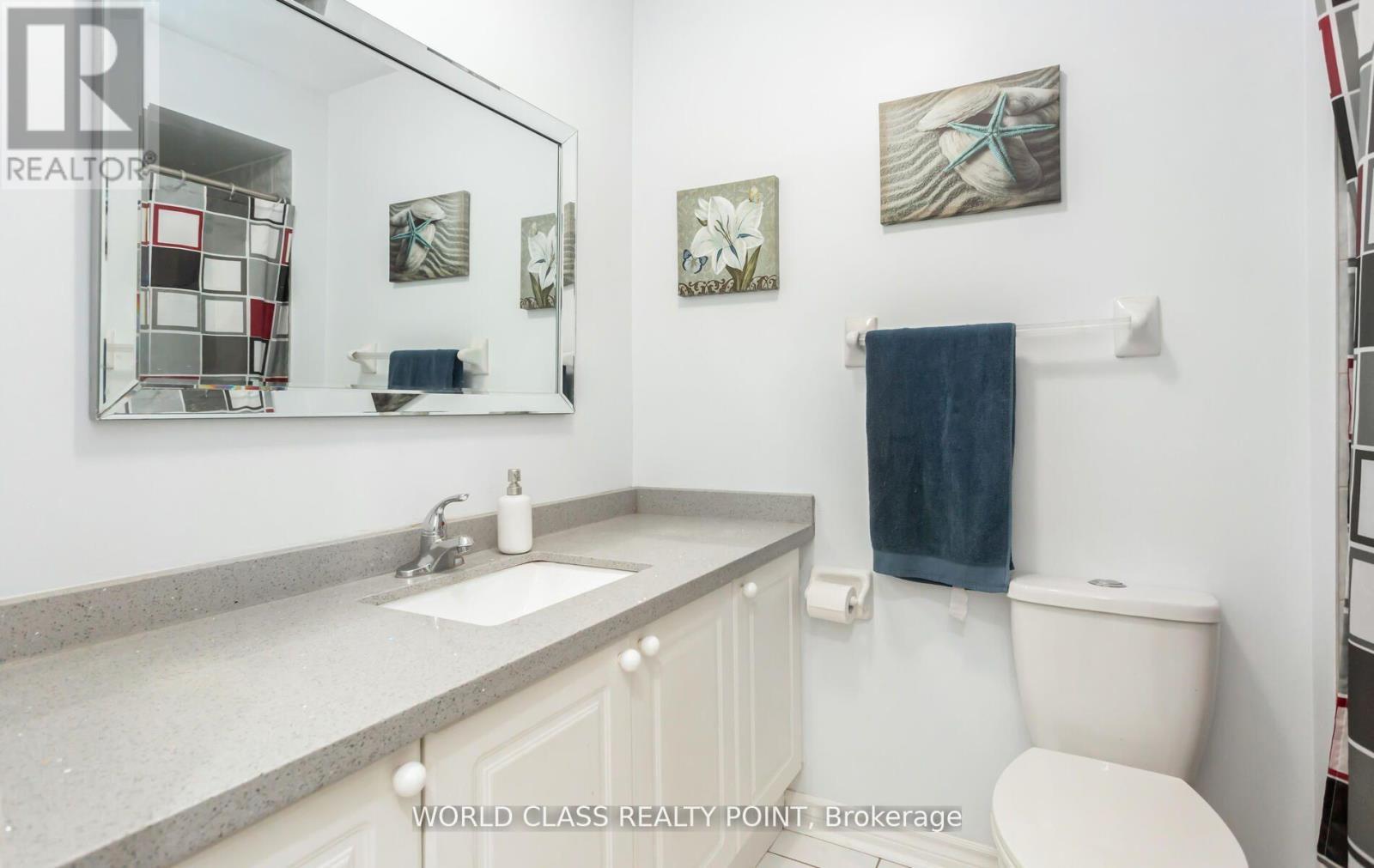 17 Manett Crescent E, Brampton, ON - Indoor Photo Showing Bathroom