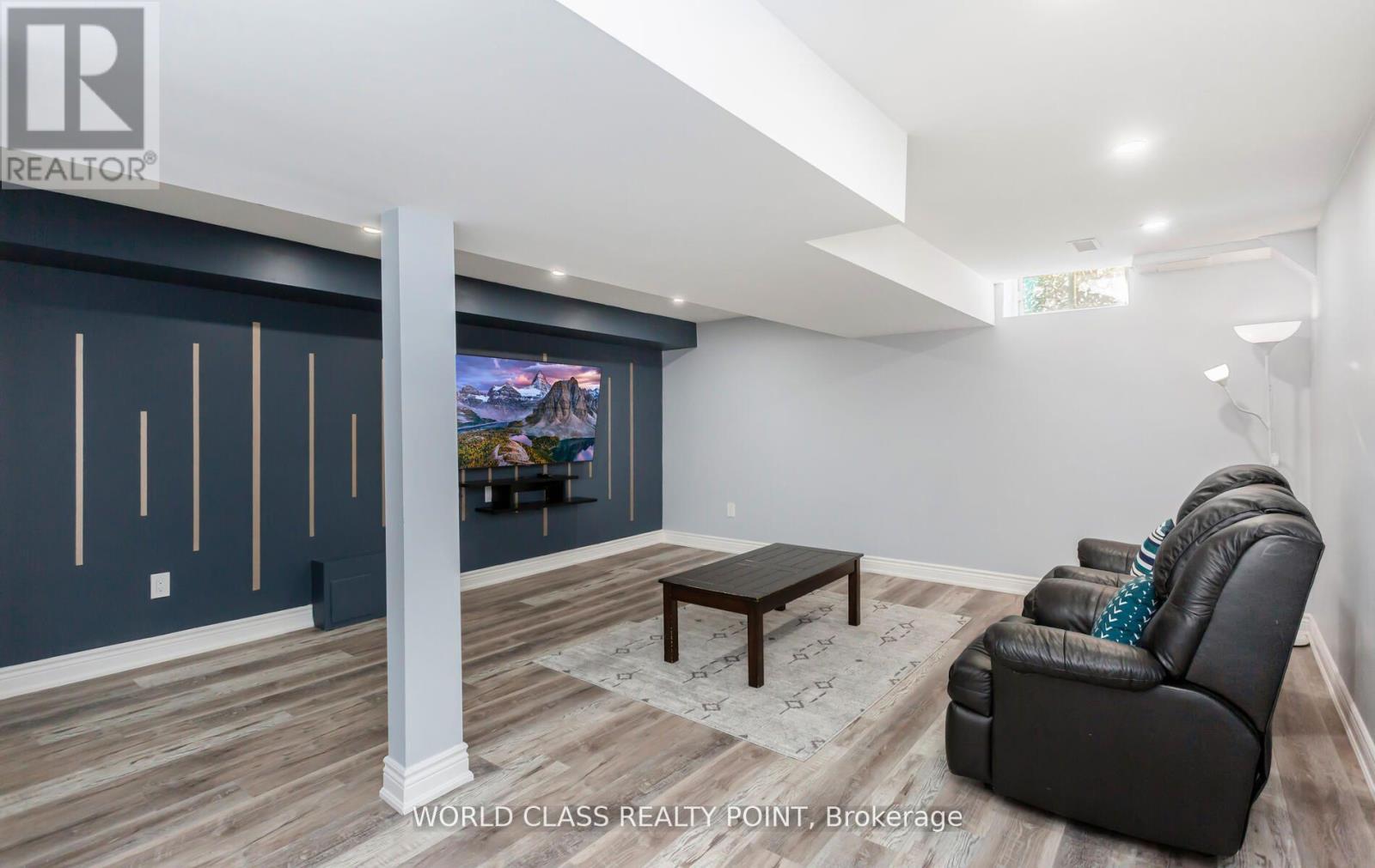 17 Manett Crescent E, Brampton, ON - Indoor