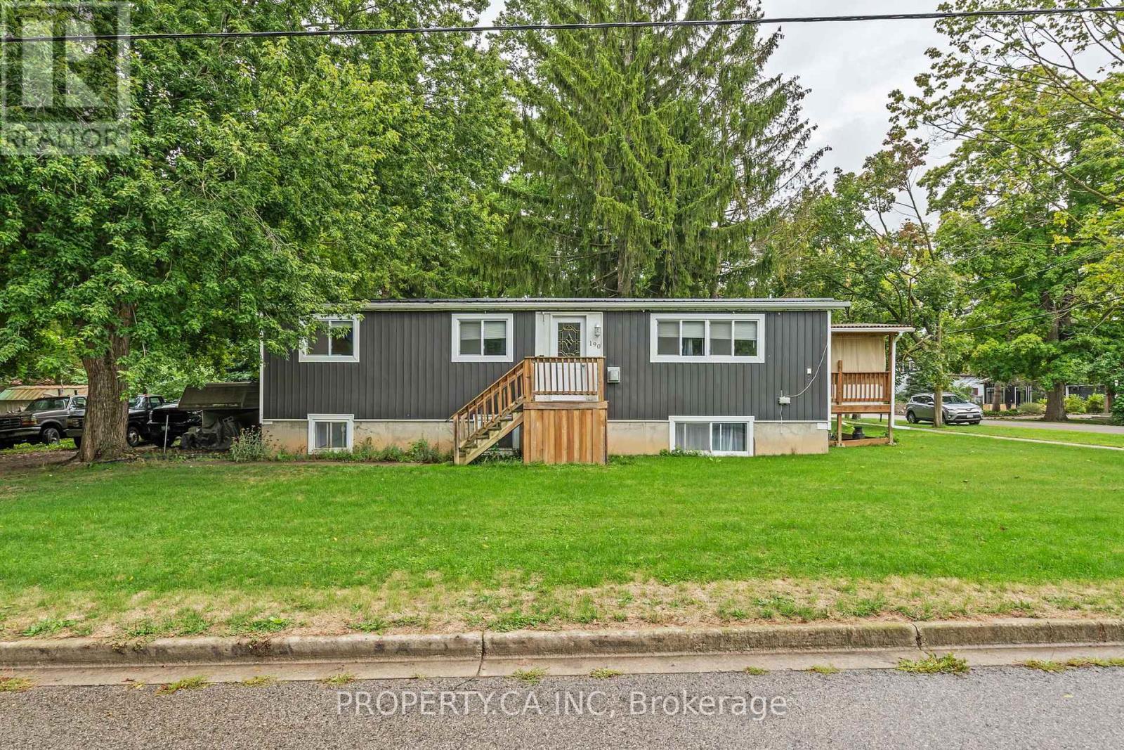 190 Ann Street, North Middlesex (Parkhill), ON - Outdoor
