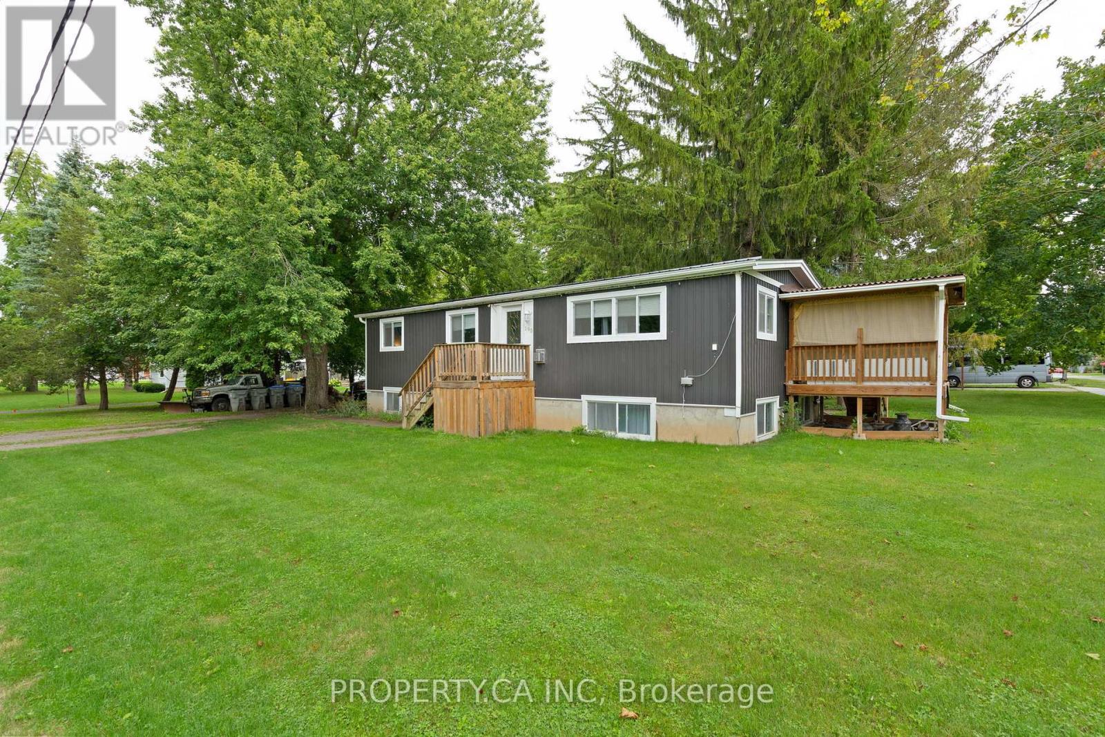 190 Ann Street, North Middlesex (Parkhill), ON - Outdoor