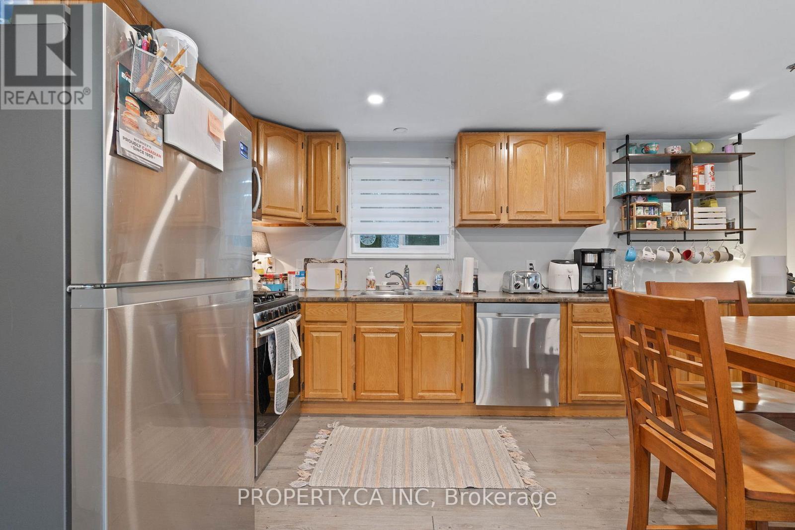 190 Ann Street, North Middlesex (Parkhill), ON - Indoor Photo Showing Kitchen