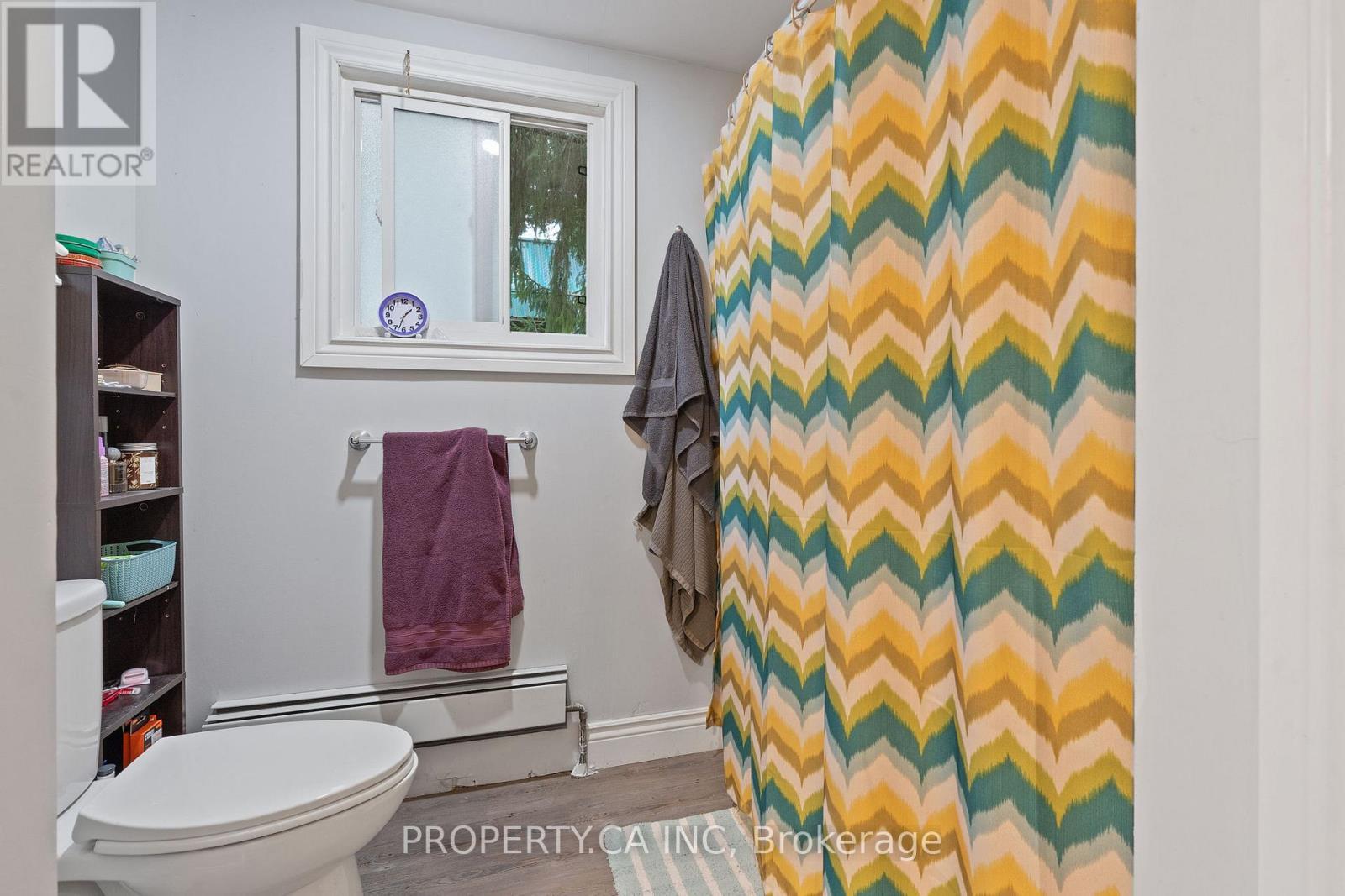 190 Ann Street, North Middlesex (Parkhill), ON - Indoor Photo Showing Bathroom