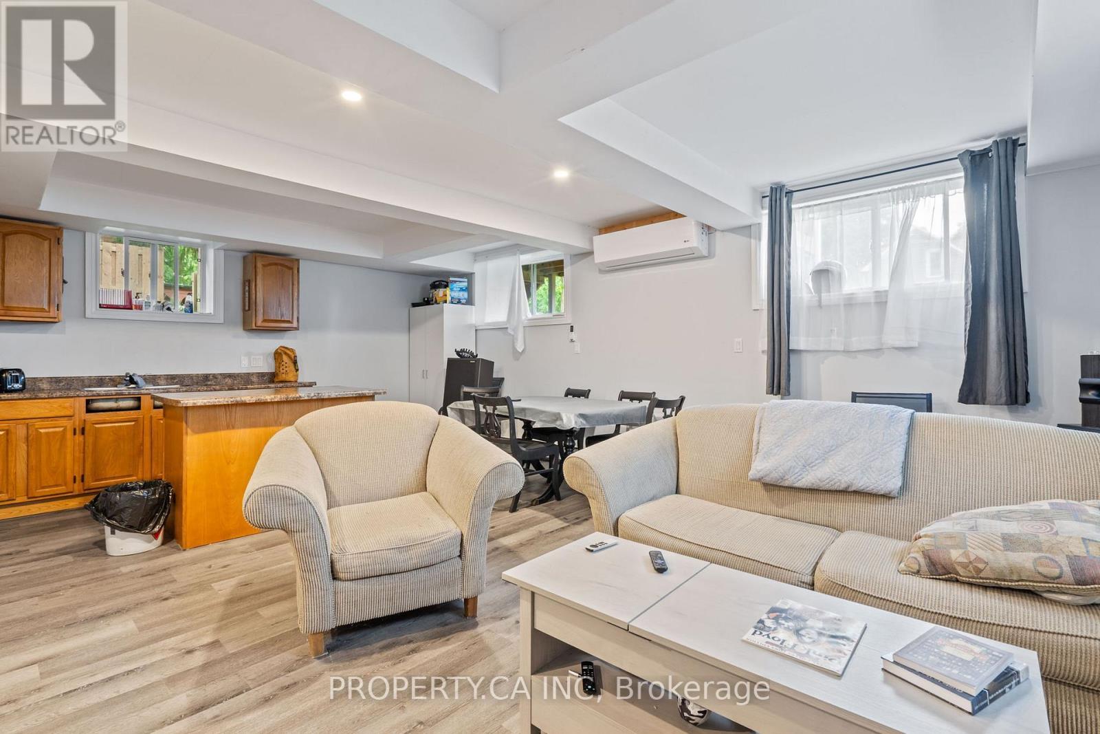 190 Ann Street, North Middlesex (Parkhill), ON - Indoor