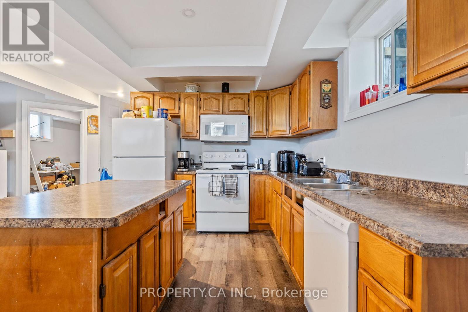 190 Ann Street, North Middlesex (Parkhill), ON - Indoor Photo Showing Kitchen With Double Sink
