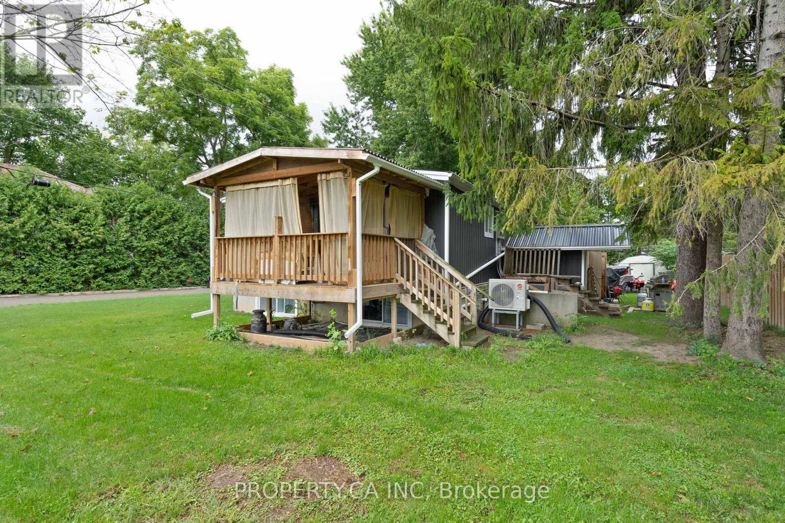 190 Ann Street, North Middlesex (Parkhill), ON - Outdoor