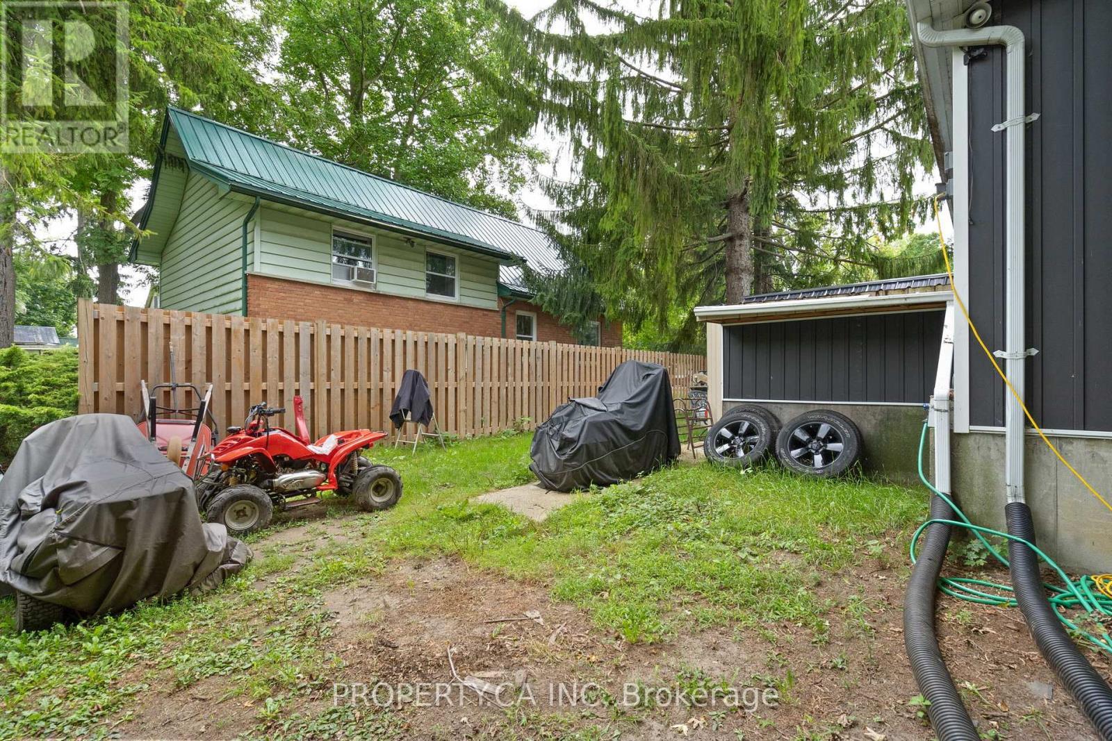 190 Ann Street, North Middlesex (Parkhill), ON - Outdoor