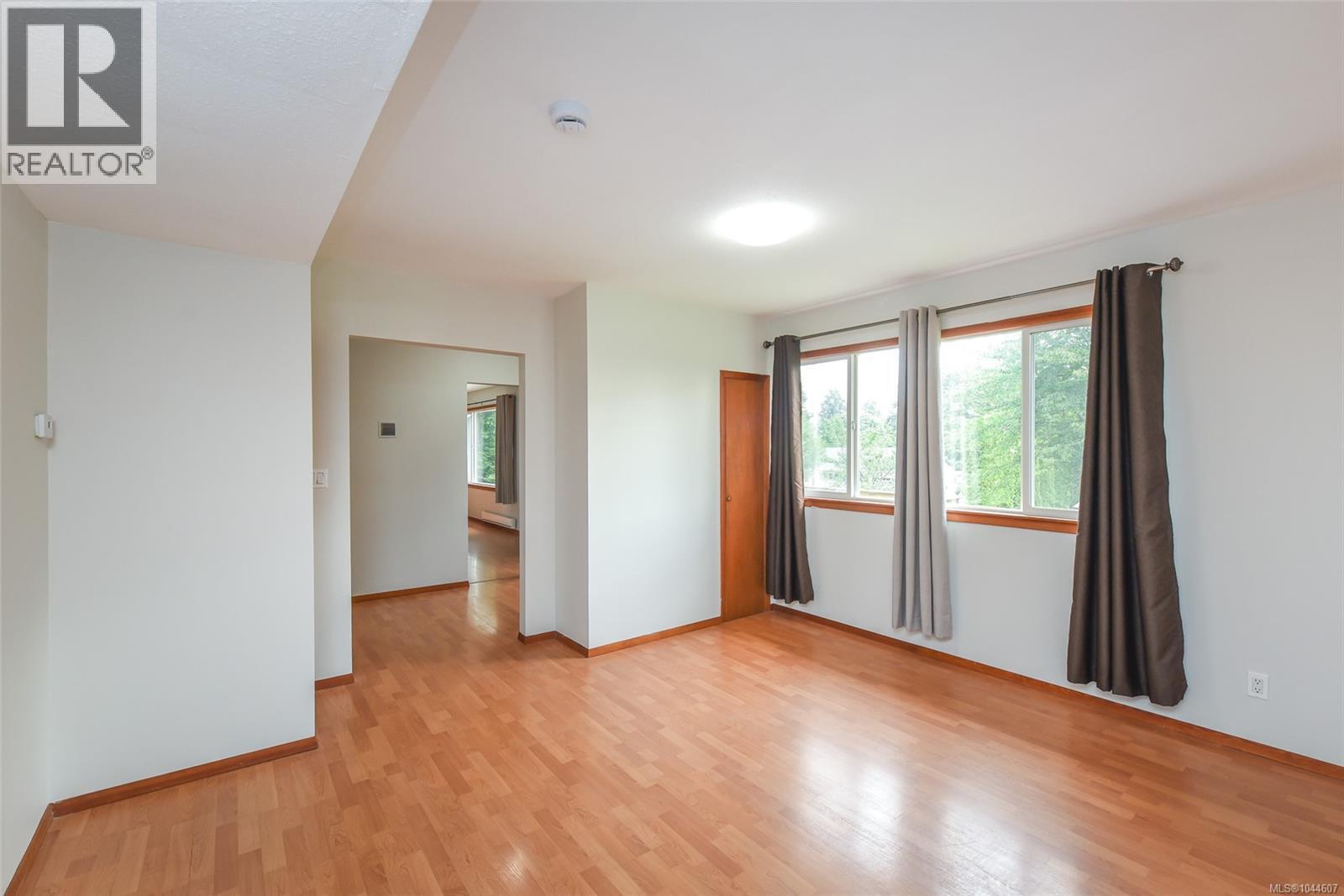 6601 Mystery Beach Rd, Fanny Bay, BC - Indoor Photo Showing Other Room