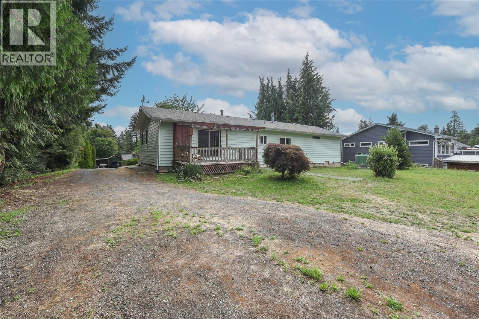 6601 Mystery Beach Rd, Fanny Bay, BC - Outdoor With Deck Patio Veranda