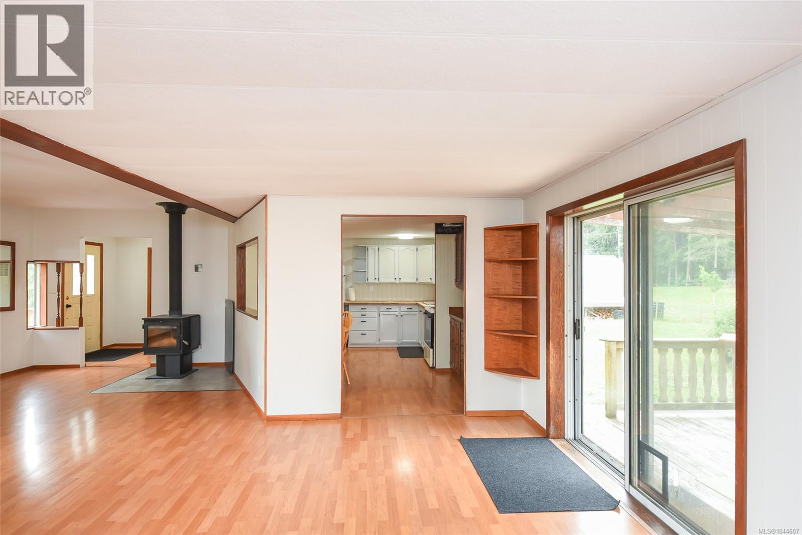 6601 Mystery Beach Rd, Fanny Bay, BC - Indoor Photo Showing Other Room