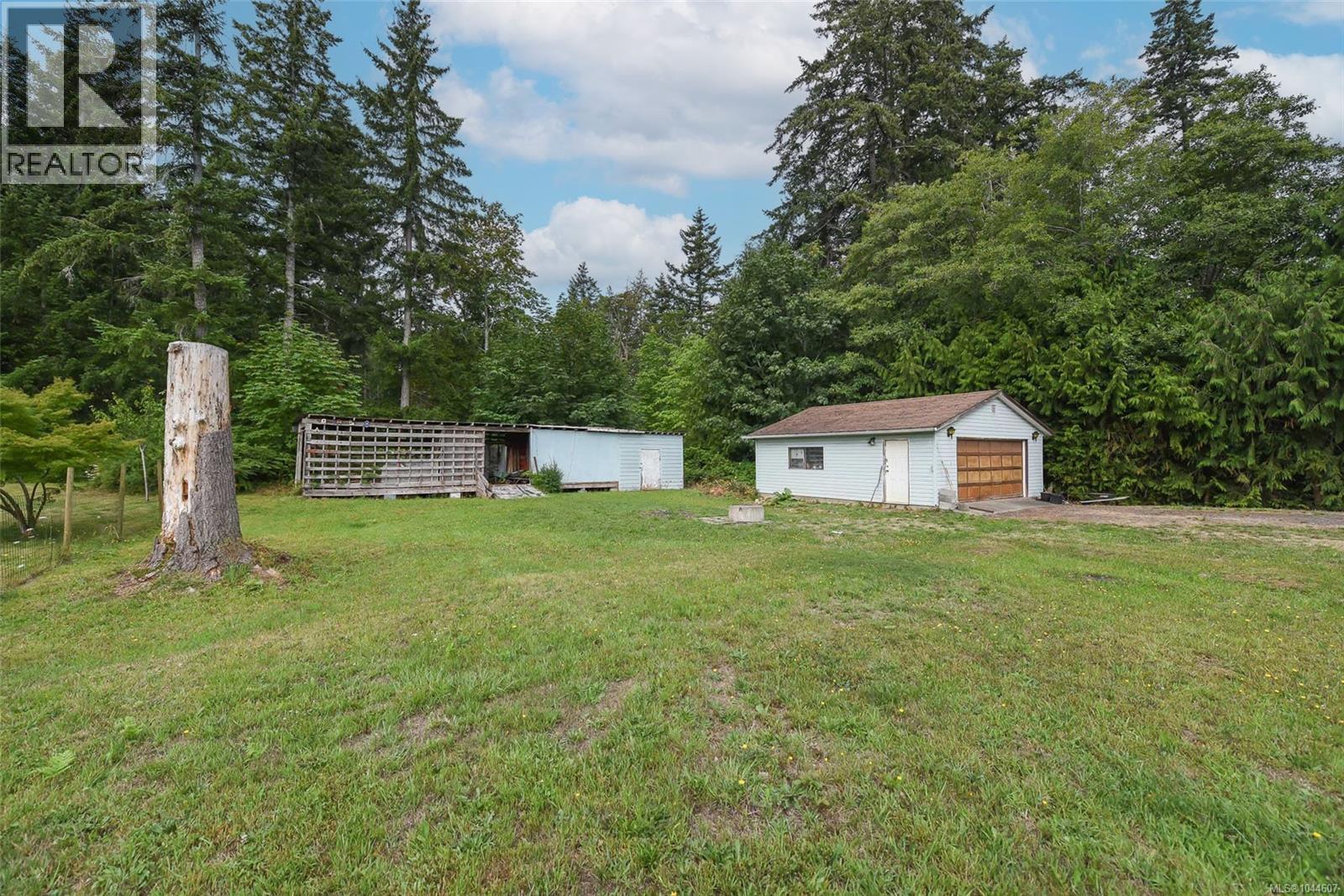 6601 Mystery Beach Rd, Fanny Bay, BC - Outdoor