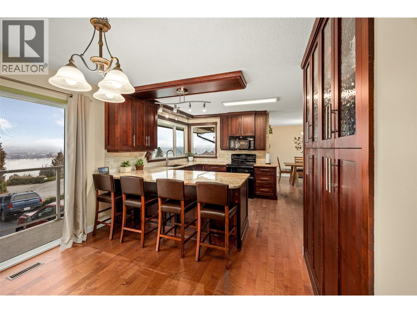 2152 Alexander Place, Westbank, BC - Indoor