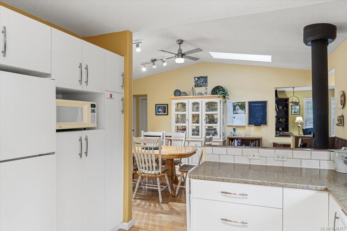 2212 Burgoyne Rd, Coombs, BC