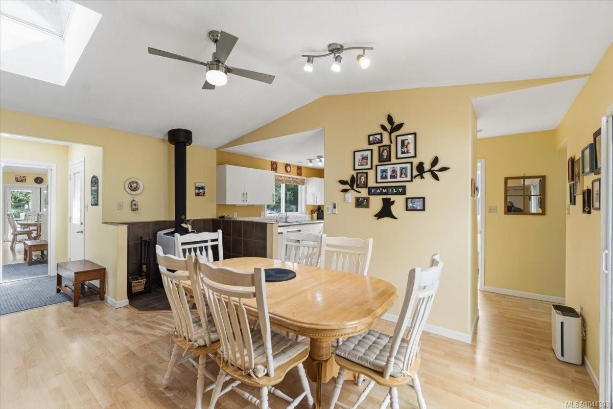 2212 Burgoyne Rd, Coombs, BC