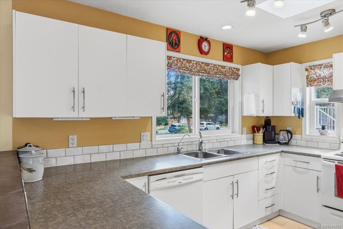 2212 Burgoyne Rd, Coombs, BC
